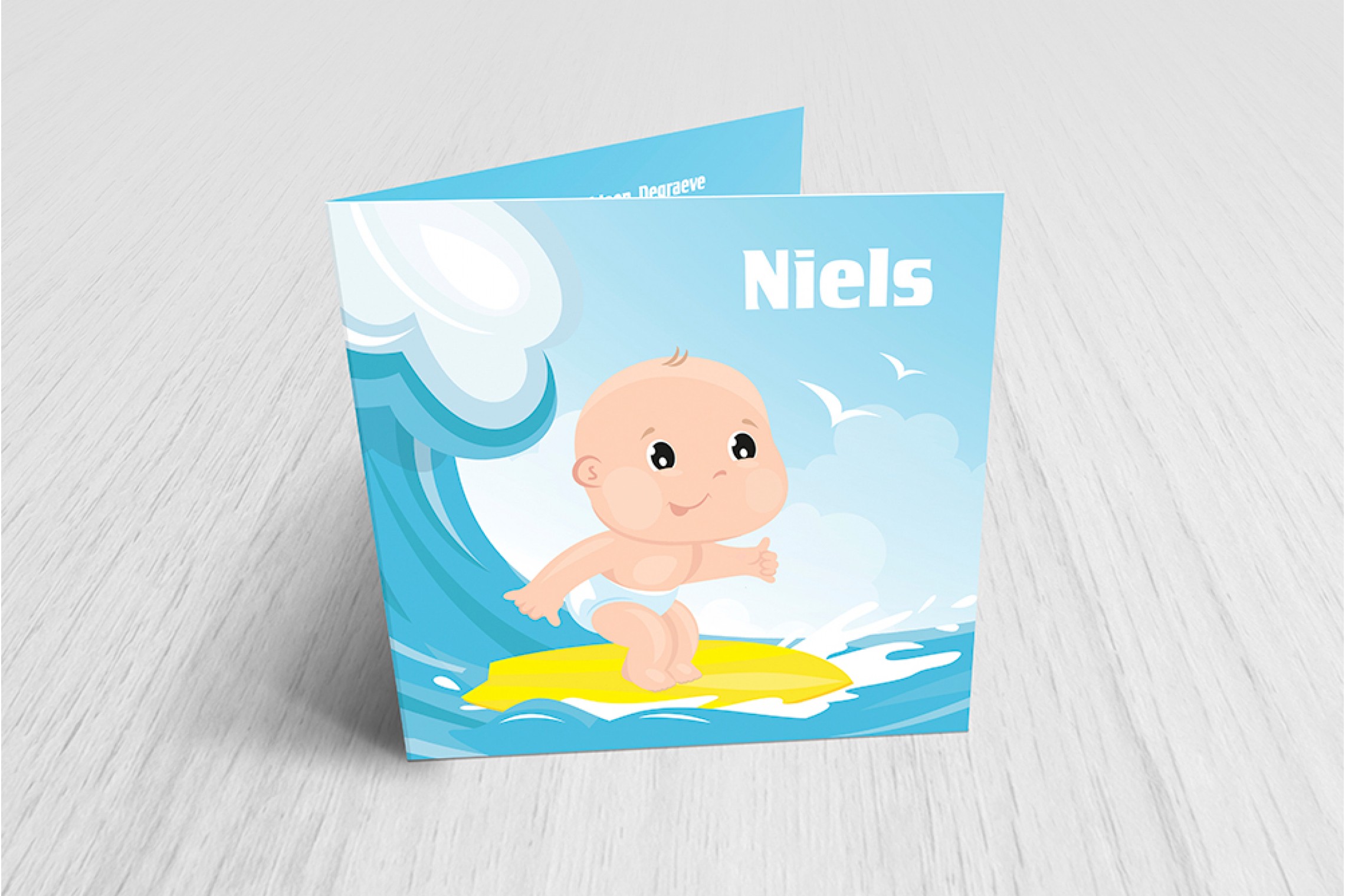 Baby op surfplank